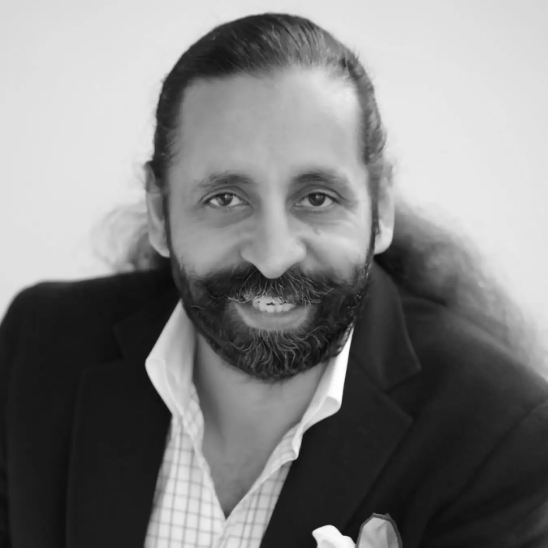 マンジョット•ベディ